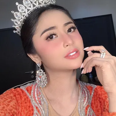 Dewi Persik