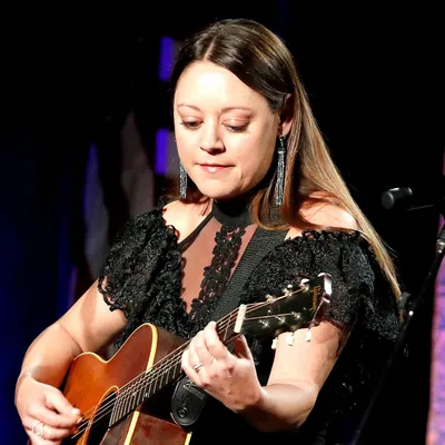 Hillary Lindsey