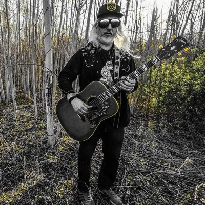 J Mascis