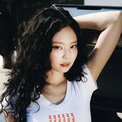 JENNIE (제니)