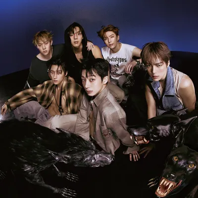 MONSTA X (몬스타엑스)